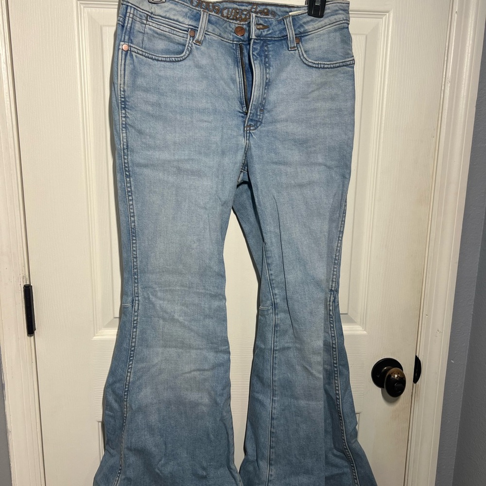Wrangler Bellbottom Blue Jeans